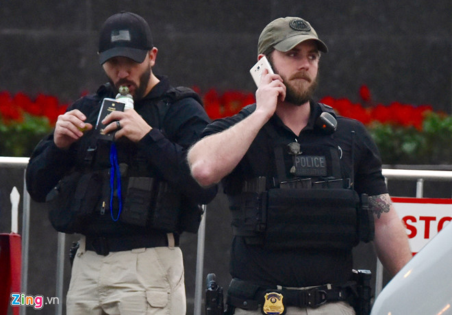 Tổng thống Trump cảm ơn Việt Nam sau khi đặt chân tới Hà Nội-45