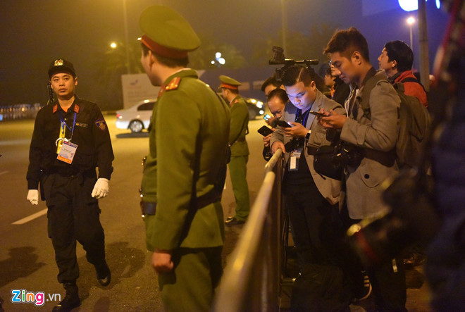 Tổng thống Trump cảm ơn Việt Nam sau khi đặt chân tới Hà Nội-30