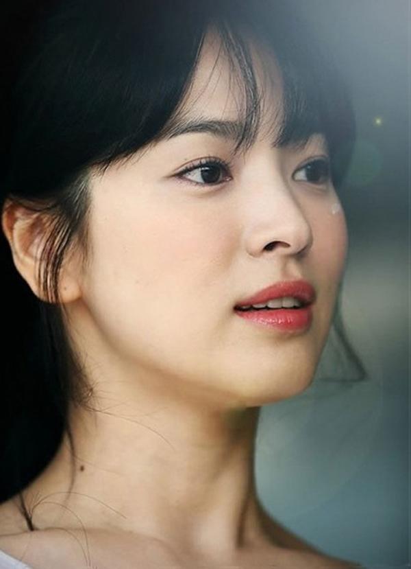 Shock trước hình ảnh soi kỹ làn da của Song Hye Kyo, ai nấy đều chẳng nói nên lời bởi...-4