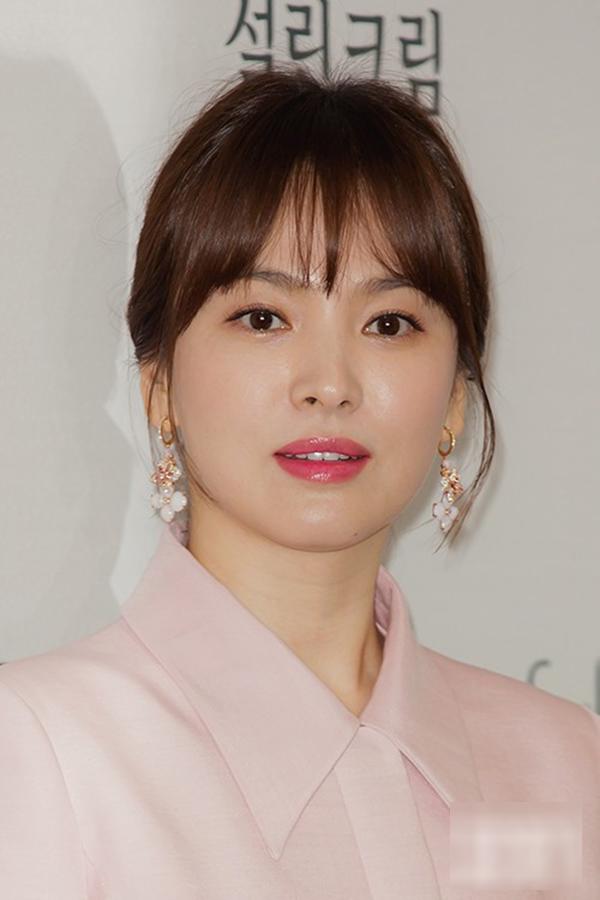 Shock trước hình ảnh soi kỹ làn da của Song Hye Kyo, ai nấy đều chẳng nói nên lời bởi...-5