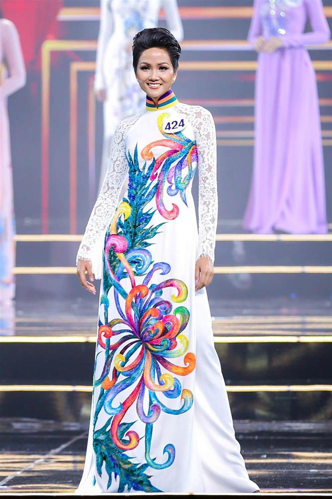 Ai bảo tóc ngắn là không thể mặc áo dài thậm chí còn đẹp ngất ngây, cứ nhìn HHen Niê, Tóc Tiên thì biết!-6