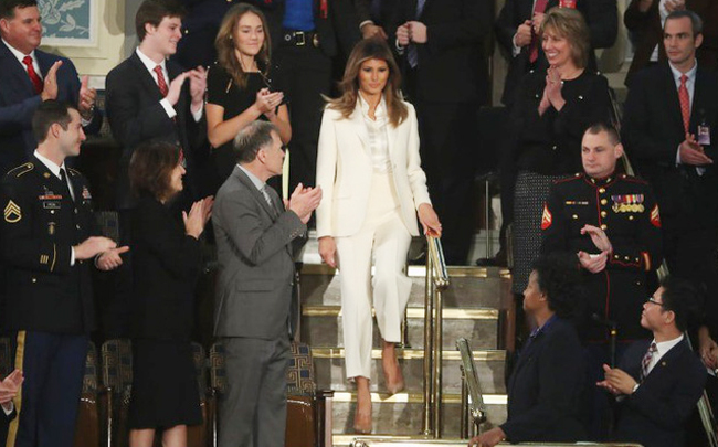 Vẻ đẹp mặn mà, quyến rũ của vợ Tổng thống Trump từng là siêu mẫu đắt giá-10