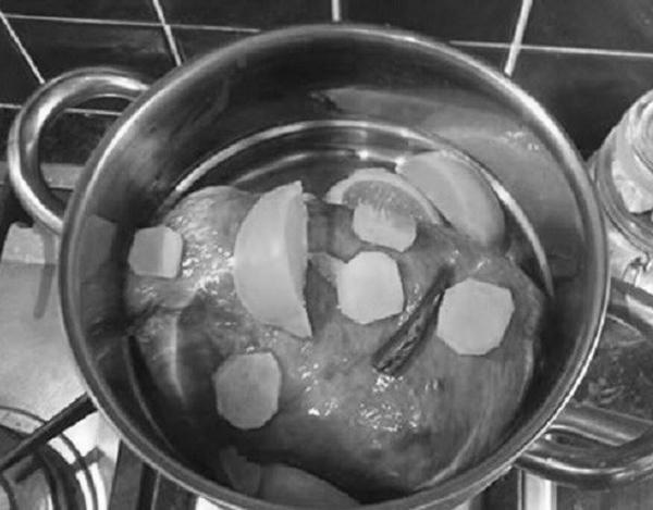 Vừa đẻ xong, nữ diễn viên gây choáng khi mang ngay nhau thai đi nấu cho chồng con ăn-5