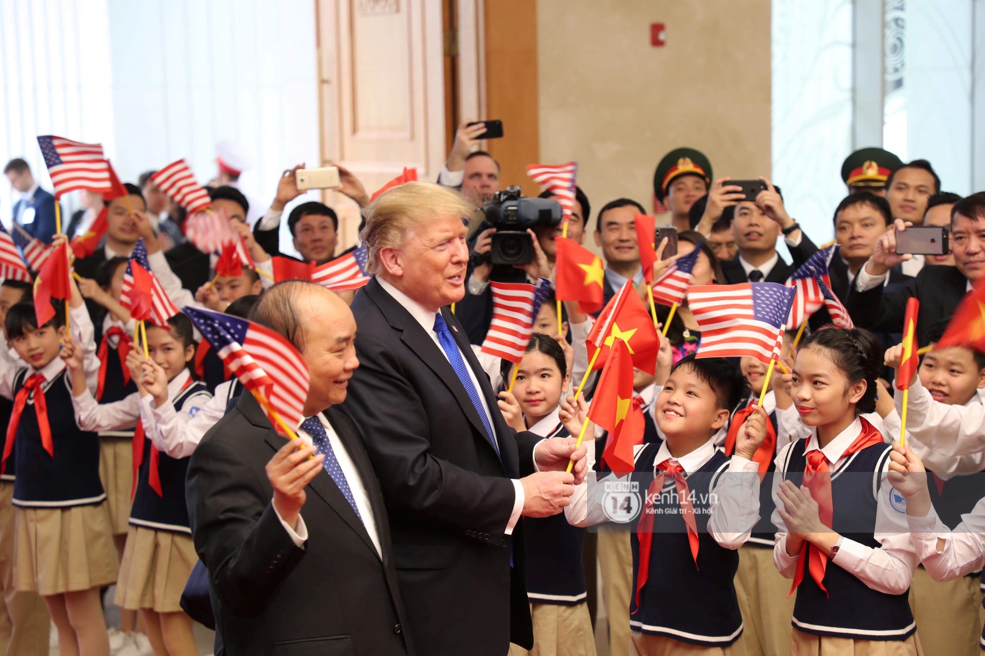 Thủ tướng Nguyễn Xuân Phúc hội kiến Tổng thống Trump-10