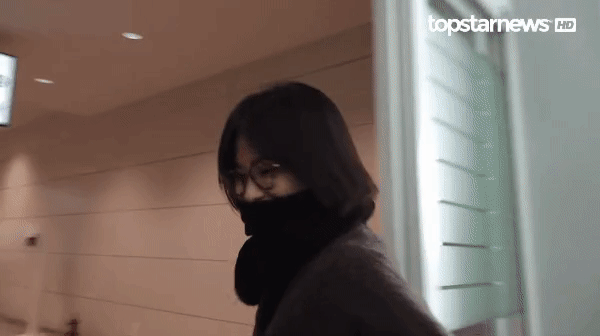 Đây là biểu cảm của Song Joong Ki một ngày trước khi dính tin đồn ly hôn Song Hye Kyo vì ngoại tình-6