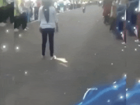 Phóng xe vấp ổ gà, tài xế cùng chiếc xe văng gần cả chục mét-1