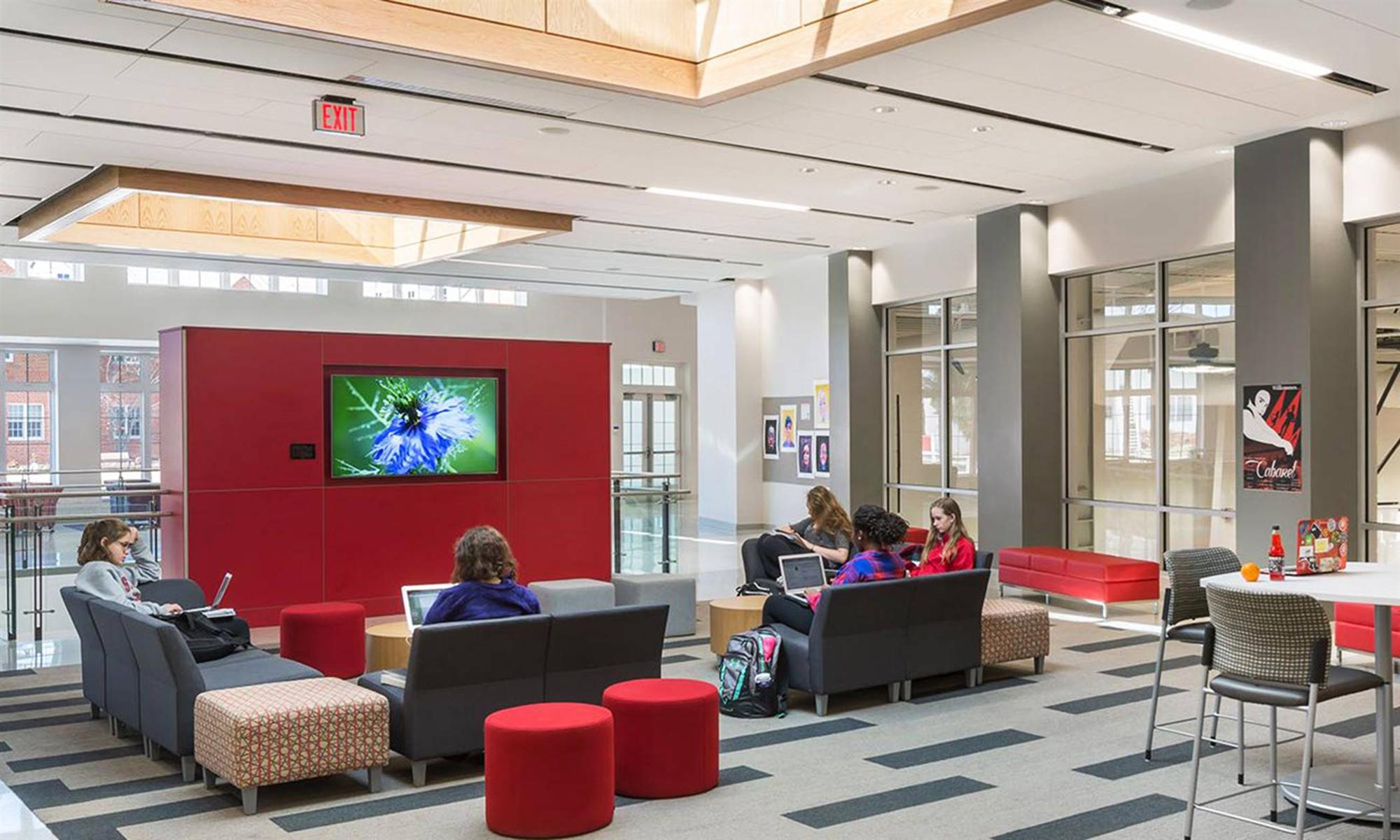 Trường học của con trai út Tổng thống Trump có gì đặc biệt?-5