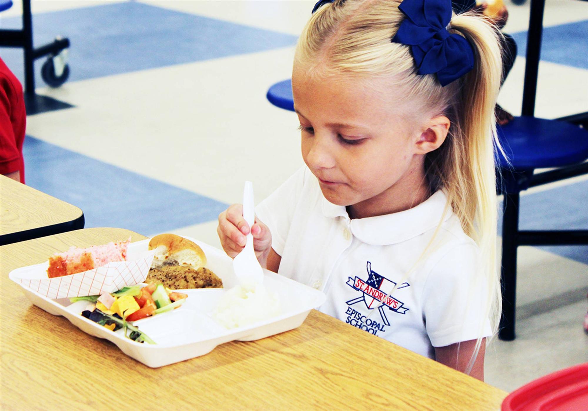 Trường học của con trai út Tổng thống Trump có gì đặc biệt?-9