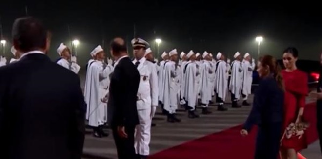 Vợ đang dính nghi án mang bầu giả, hoàng tử Harry có phát ngôn bất ngờ về cái thai-3