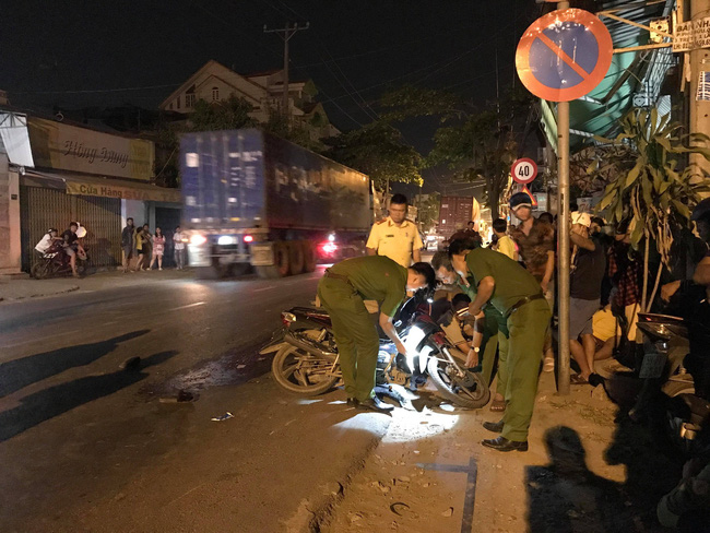 Cô gái trẻ 19 tuổi đi xin việc về thì bị container cán chết, người mẹ gào khóc thảm thiết-1