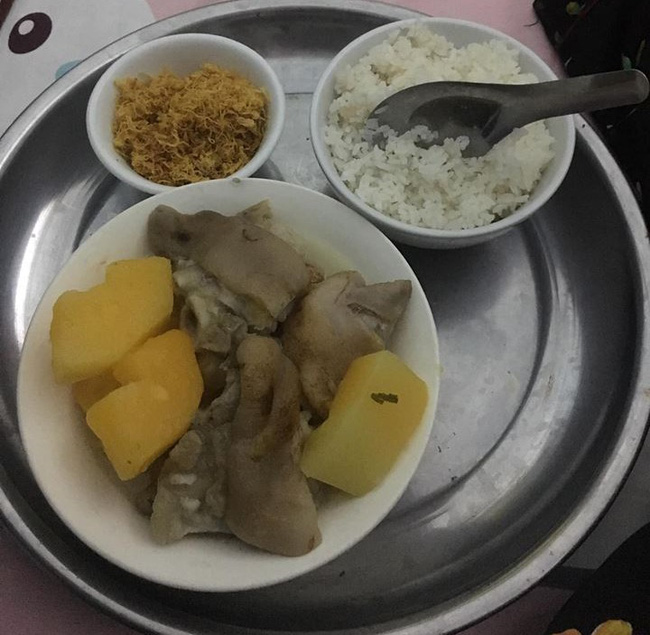 Than thở mẹ chồng nấu cơm cữ đầy ắp móng giò, nàng dâu bị ném đá nhưng lại được đồng cảm khi tiết lộ điều này-1