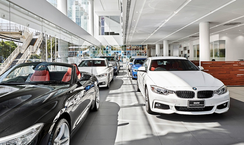 Ra mẫu mới, ô tô sang tự hạ mình, ‘vợt’ khách bình dân-4