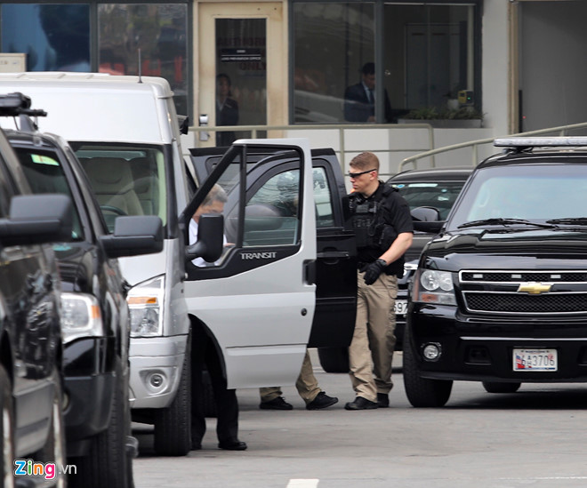 Tổng thống Trump lên Air Force One rời Nội Bài-23