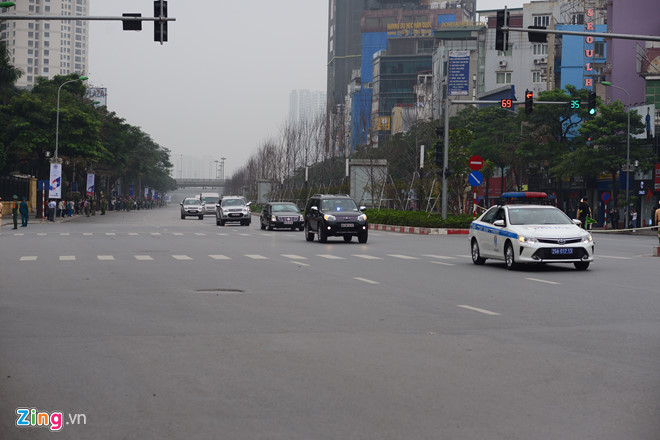 Tổng thống Trump lên Air Force One rời Nội Bài-17