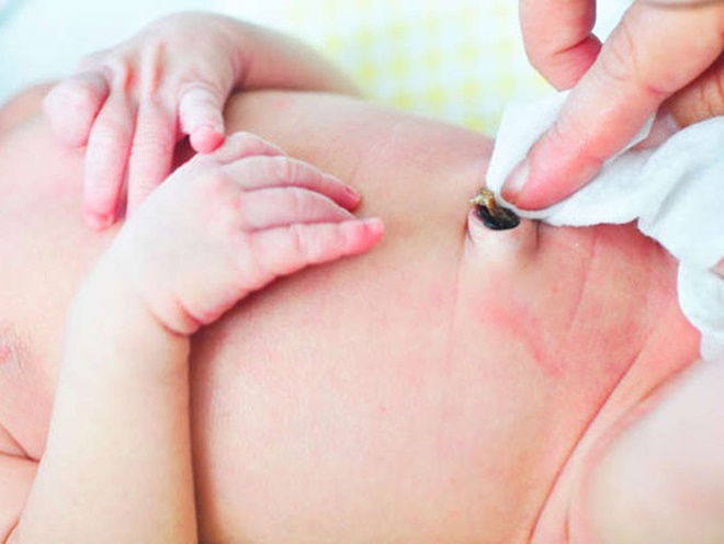 Bé trai chưa đầy tháng đột ngột qua đời, biết được nguyên nhân, người mẹ chỉ muốn lao đến tát vào mặt mẹ chồng-2