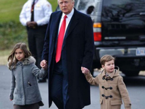 Sau quý tử út, đến lượt dàn cháu xinh như thiên thần của Tổng thống Trump gây sốt, nổi trội nhất là 3 đứa trẻ bên ngoại