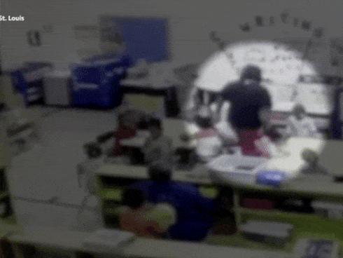 Clip giáo viên mầm non kéo lê và ném trẻ vào tủ khiến bé gái phải khâu 7 mũi gây phẫn nộ cộng đồng mạng-1