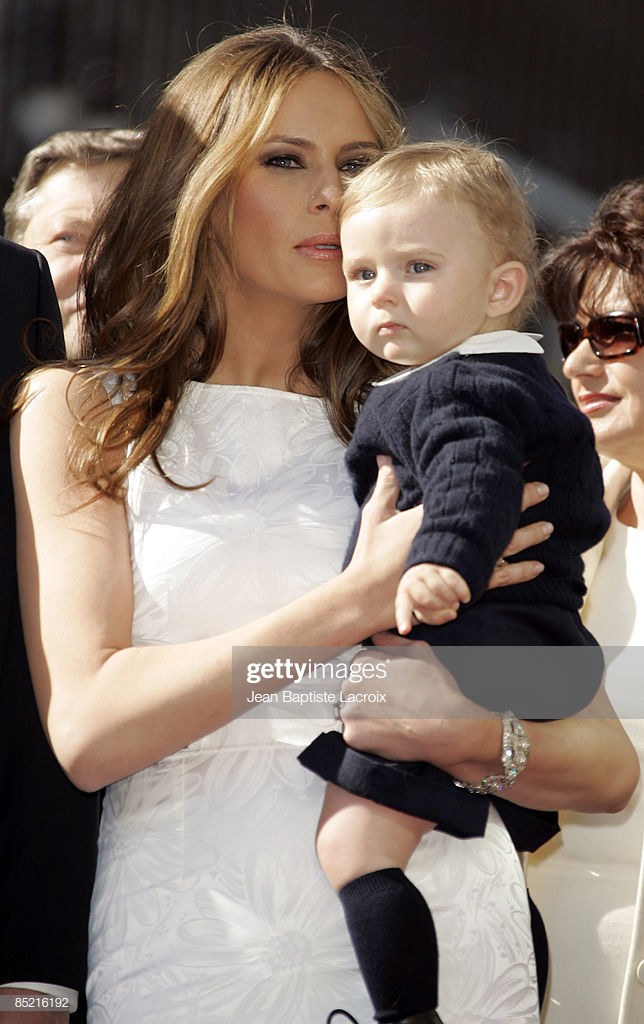 Cậu út” nhà Tổng thống Donald Trump: Vẻ ngoài sáng láng như tài tử, gu thời trang chỉn chu lịch lãm ngay từ khi còn nhỏ xíu-2