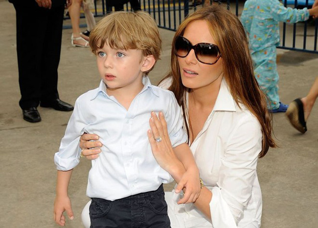 Cậu út” nhà Tổng thống Donald Trump: Vẻ ngoài sáng láng như tài tử, gu thời trang chỉn chu lịch lãm ngay từ khi còn nhỏ xíu-3