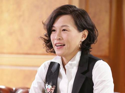 Con gái tài phiệt Hồng Kông: 20.000 chàng cầu hôn bằng ảnh nóng không lay động nàng kém sắc-2