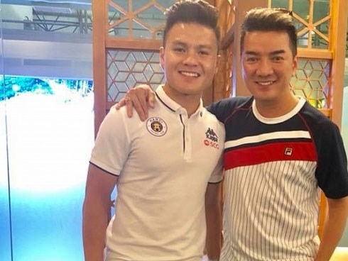 Lại có dịp hội ngộ, Mr Đàm rủ rê Quang Hải tháng 8 đi Mỹ chơi cùng mình