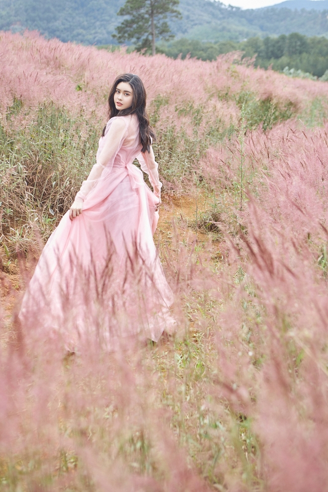 Mẹ một con Trương Quỳnh Anh đẹp nhẹ nhàng, mong manh tựa sương khói-6