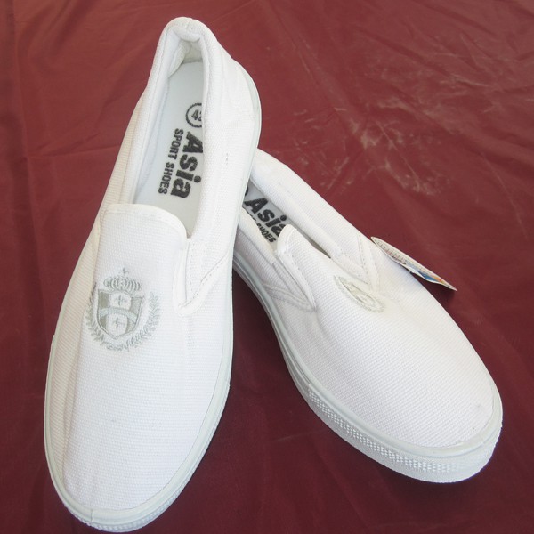 MXH xôn xao hình ảnh ông Đặng Lê Nguyên Vũ ngồi lặng lẽ trên máy bay, đôi giày trắng quen thuộc mới gây bất ngờ-2