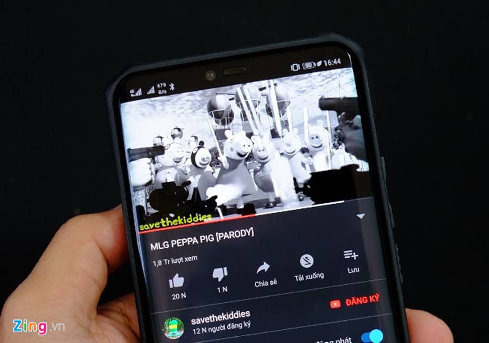 Tôi đã xóa YouTube để bảo vệ con trước hoạt hình kinh dị-6