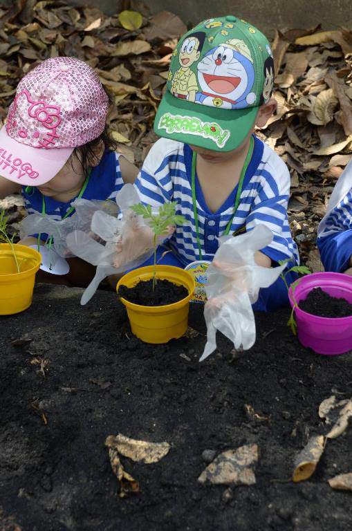 Vừa biết Thử thách Momo là gì, nhiều phụ huynh giật mình lo lắng chuyện con xem Youtube-2