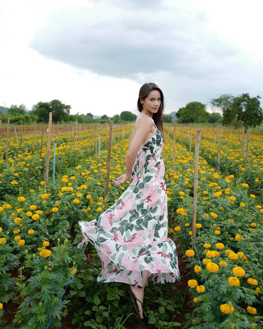 Mê mẩn trước nhan sắc ngọc nữ xứ Chùa Vàng diện áo dài vừa du lịch ở Việt Nam-12