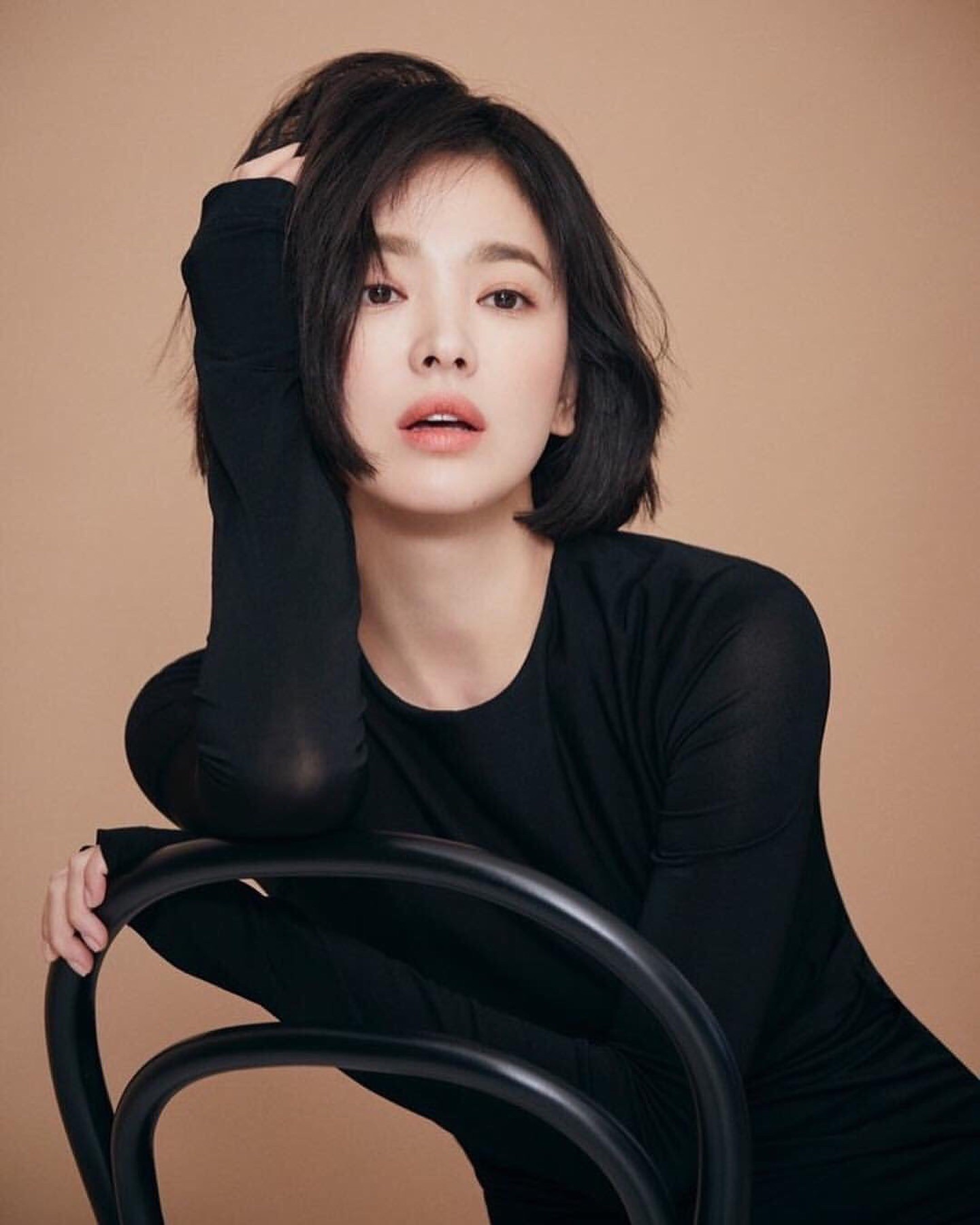 Động thái đầu tiên của Song Hye Kyo sau tin đồn ngoại tình: Đăng ảnh na ná cô bạn thân tiểu tam là có ý gì?-5