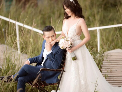 Chồng cũ cưới vợ mà chúc phúc vừa tình cảm vừa nhẹ tênh thế này thì đâu phải ai đã từng đi qua đổ vỡ cũng có thể làm được!