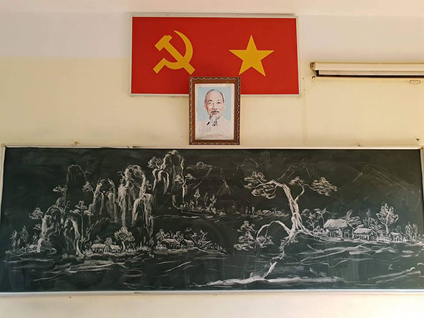 Tranh vẽ bằng phấn trắng trên bảng đen của thầy giáo Thanh Hóa gây bão mạng-9