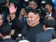 Ông Kim Jong-un vẫy chào người dân, lên tàu về nước
