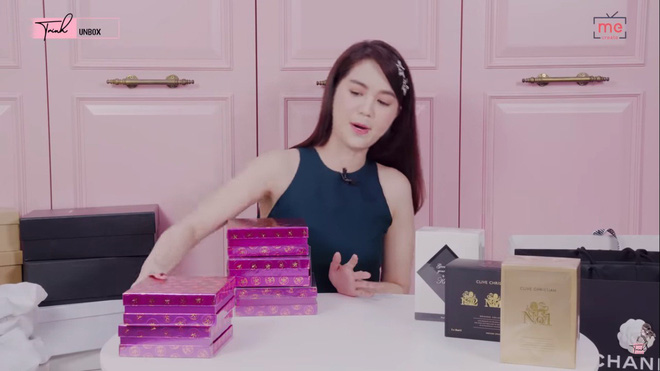 Ngọc Trinh khoe 36 món đồ hiệu trị giá gần 1 tỷ đồng gây tranh cãi-2