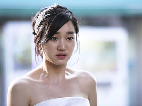 3 năm gìn giữ để dành, đêm tân hôn hốt hoảng bỏ chạy khi vừa lột váy cưới của vợ-3