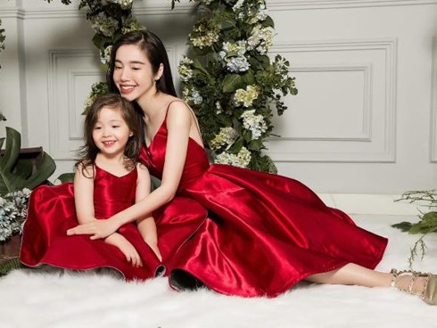 Thấy con gái Cadie Mộc Trà làm hỏng tivi xịn, Elly Trần đưa ra