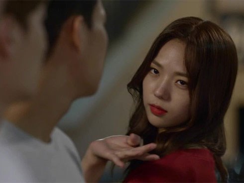 Uất ức vì chồng bị bạn dè bỉu “lấy cô vợ trông chán” nhưng câu nói đáp lại của ông xã mới khiến tôi ngỡ ngàng