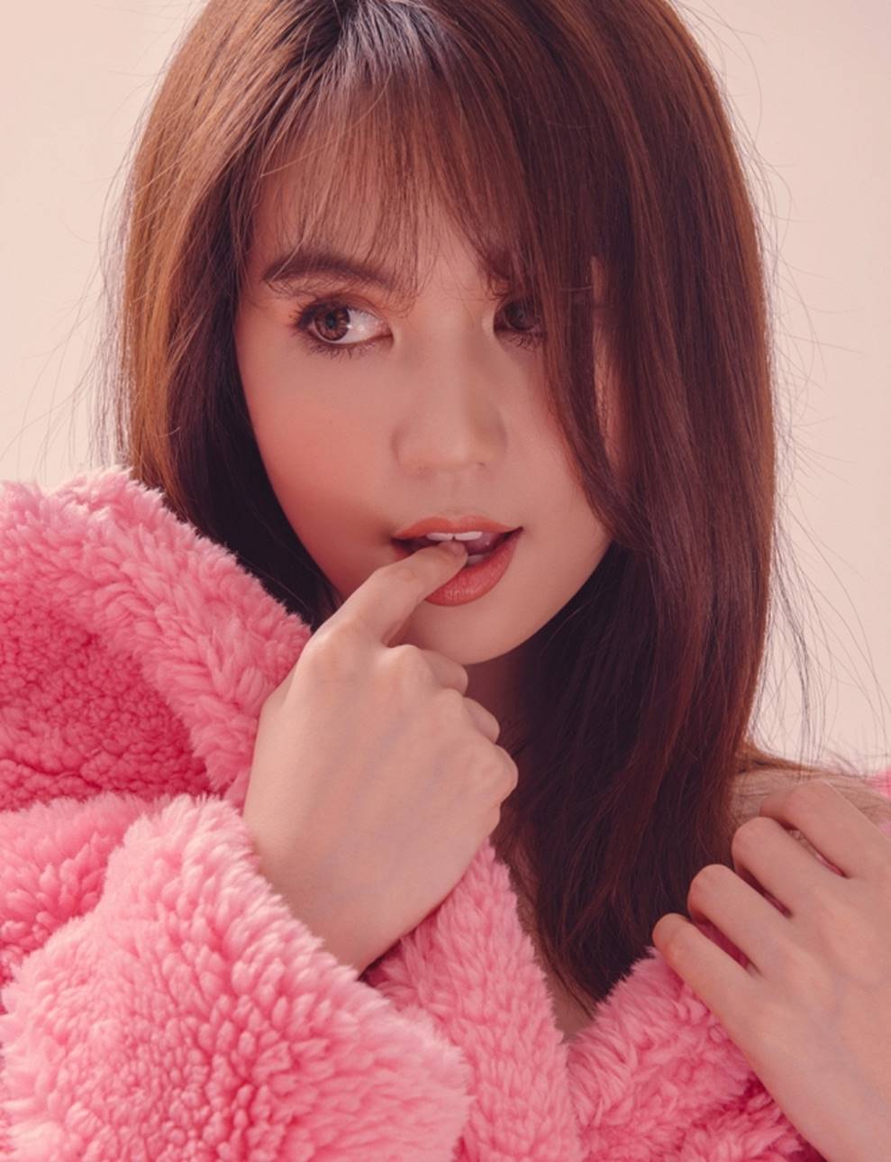 Hậu Vu Quy Đại Náo, Ngọc Trinh rủ Diệu Nhi chụp ảnh chị em xinh đẹp, sexy hết phần thiên hạ!-13