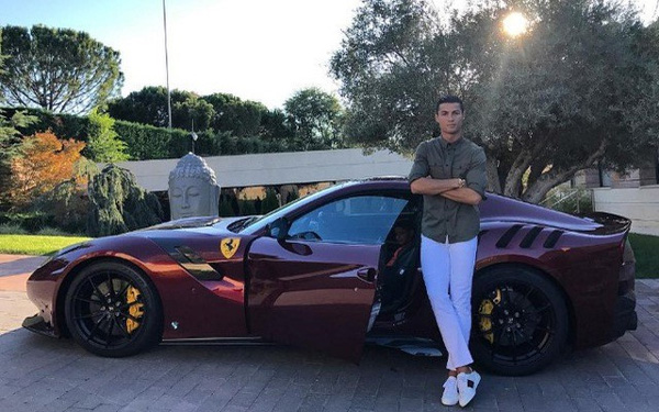 Ronaldo thêm một thành viên mới vào bộ sưu tập xế hộp trăm tỷ VNĐ-4