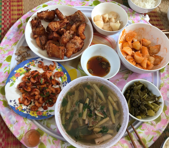 Chụp ảnh bên 5 đứa trẻ, bà mẹ 9x bỗng thành người mượn con hàng xóm câu like và sự thật đằng sau-7