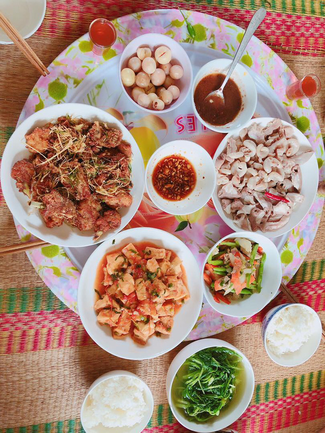 Chụp ảnh bên 5 đứa trẻ, bà mẹ 9x bỗng thành người mượn con hàng xóm câu like và sự thật đằng sau-9