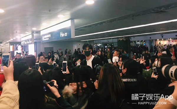 Sốc với chiêu trò mua bán thông tin sao Cbiz công khai trên MXH: Muốn đi máy bay cùng idol thì có khó gì?-3