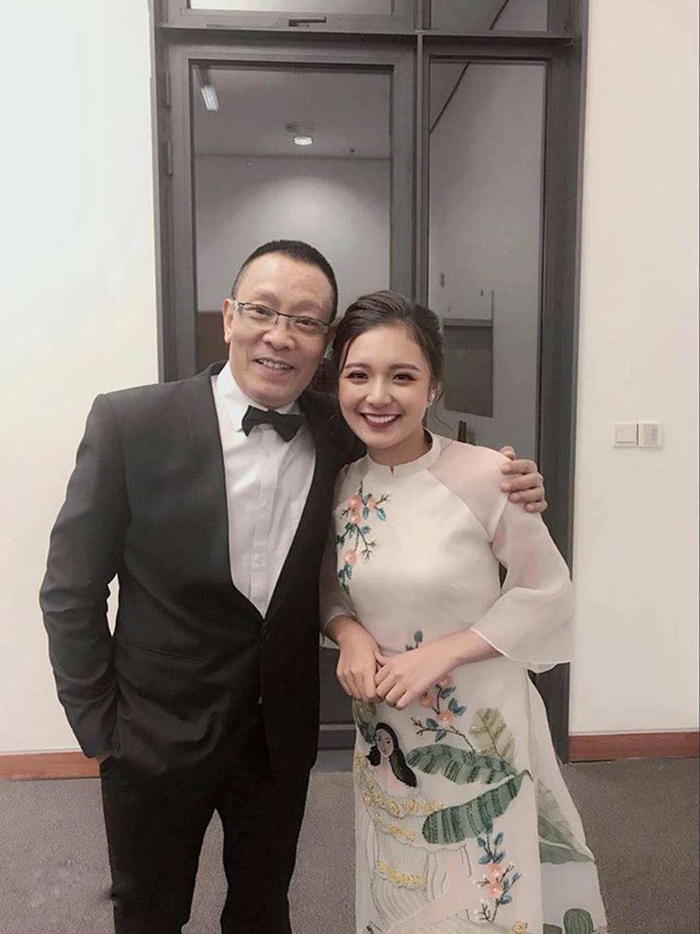 Chỉn chu, giản dị khi lên sóng nhưng ngoài đời nữ MC trẻ nhất VTV lại gợi cảm thế này-3