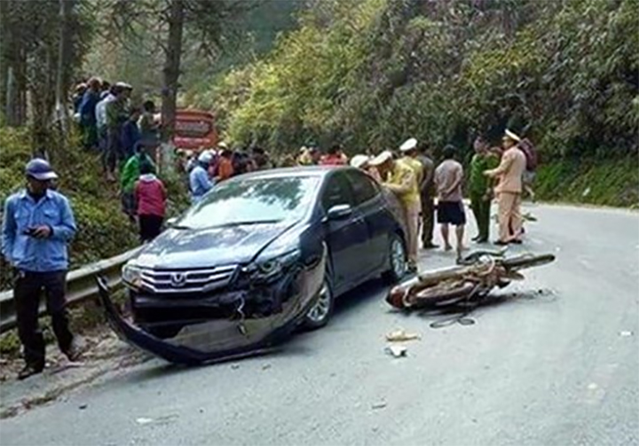 Bắt vạ 400 triệu đồng sau tai nạn ở Lào Cai: Có dấu hiệu phạm tội cướp tài sản-2