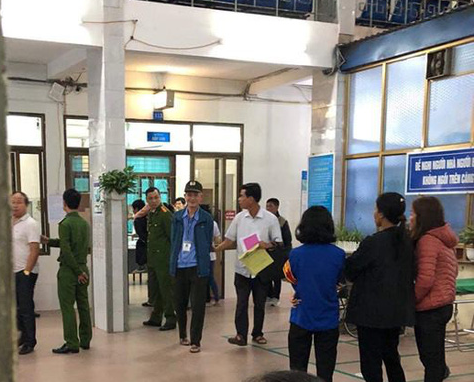 Thầy bói truy sát nhà thầy cúng, đâm chết mẹ và con dâu-2