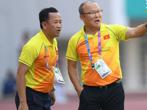 Trợ lý Lê Huy Khoa bất ngờ ghé thăm U23 Việt Nam, khẳng định vẫn còn hợp tác với thầy Park-5