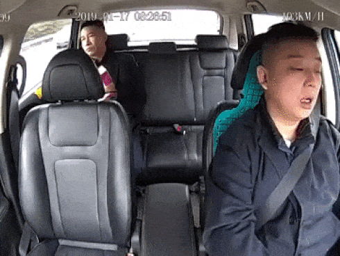 Clip: Khoảnh khắc tài xế taxi công nghệ ngủ gật dẫn đến tai nạn kinh hoàng