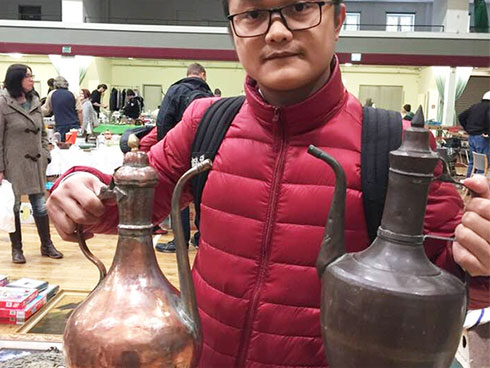 Chuyện lạ Lào Cai: Đồ khùng đáng yêu ôm bao nhiêu nồi đồng cối đá-3