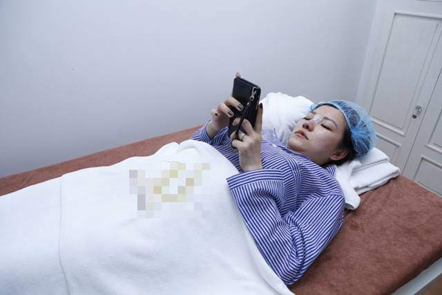 Đều từng dao kéo, thử cân trình nhan sắc giữa hai mỹ nhân HOT nhất những ngày qua!-5